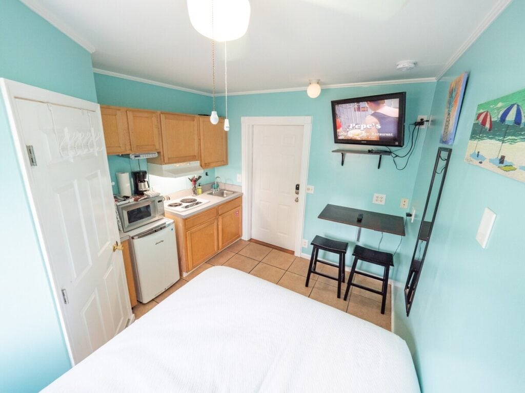Airbnb Key West Florida - Galleria efficiency kitchenette