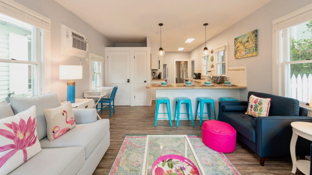 Airbnb Key West Florida - Sugarpoppy cottage - living-dining