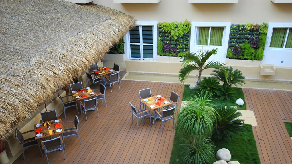 Holiday Inn Huatulco hotel