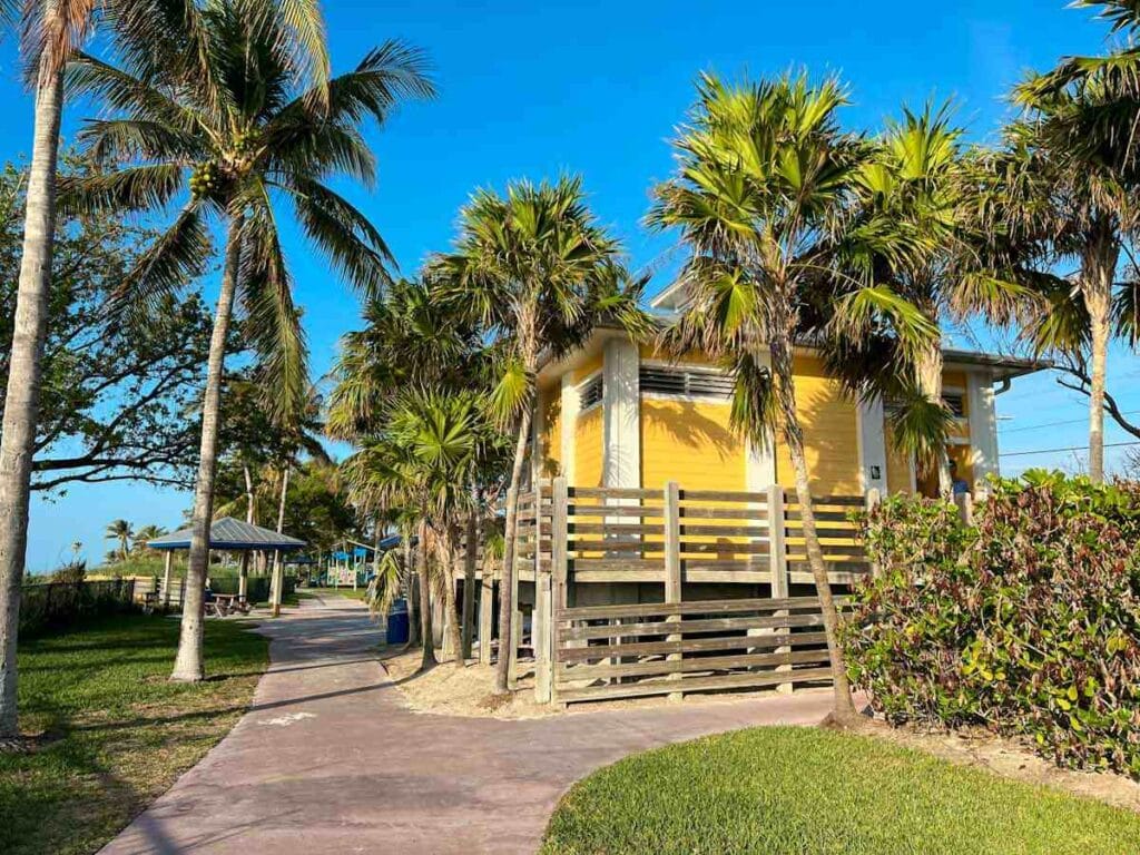 Sombrero Beach facilities - Marathon