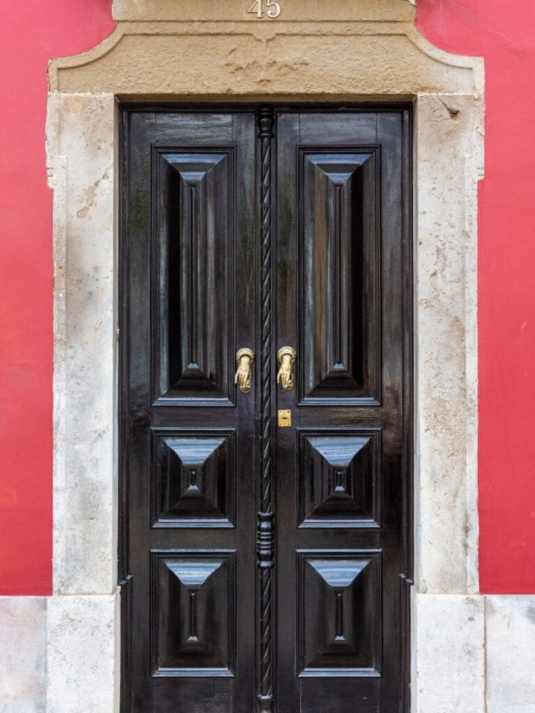 photo of a traditional door in Tavira Portugal