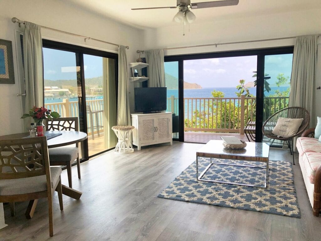 Villa Latitudes - Waterfront Point Pleasant USVI - living room