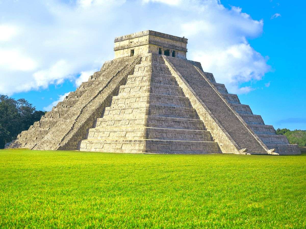 Best Mexico Ruins - Mayan Ruins of Chichen Itza - Pyramid of Kukulkan
