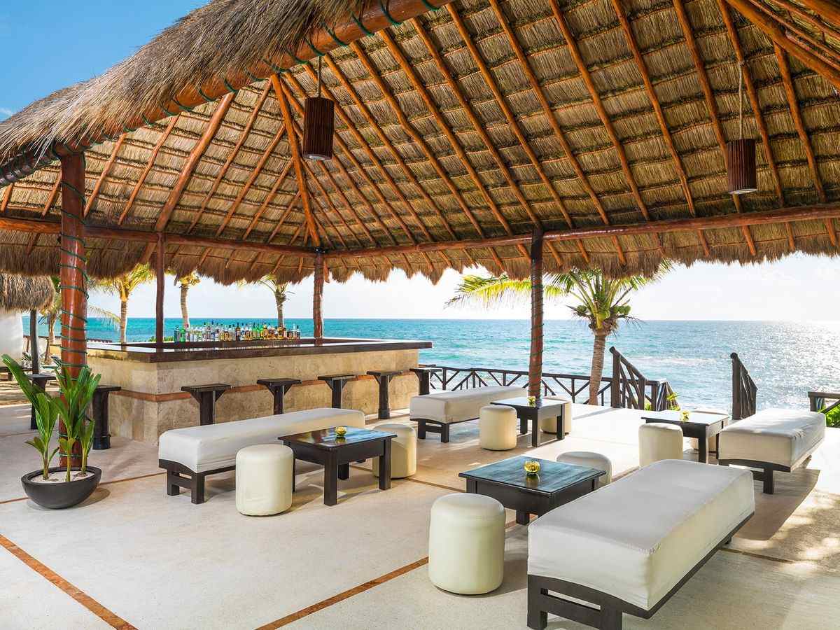 El Dorado Casitas Royale beach bar