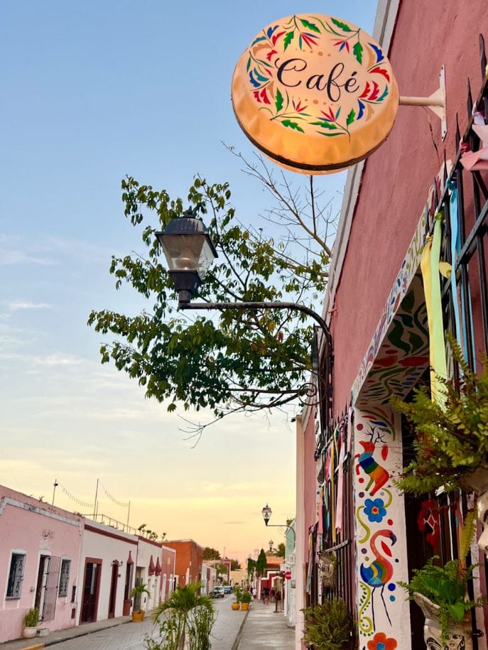 Valladolid Calzada de los Frailes cafe