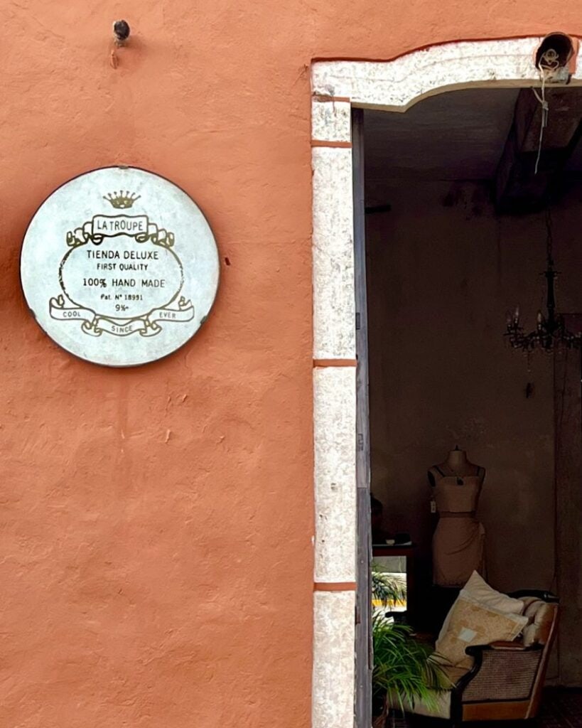 Valladolid Calzada de los Frailes shops