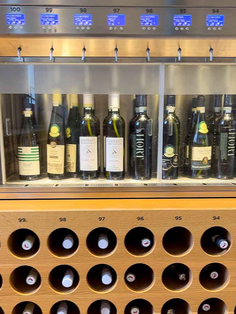 Enoteka wine bar Znojmo - wine dispenser
