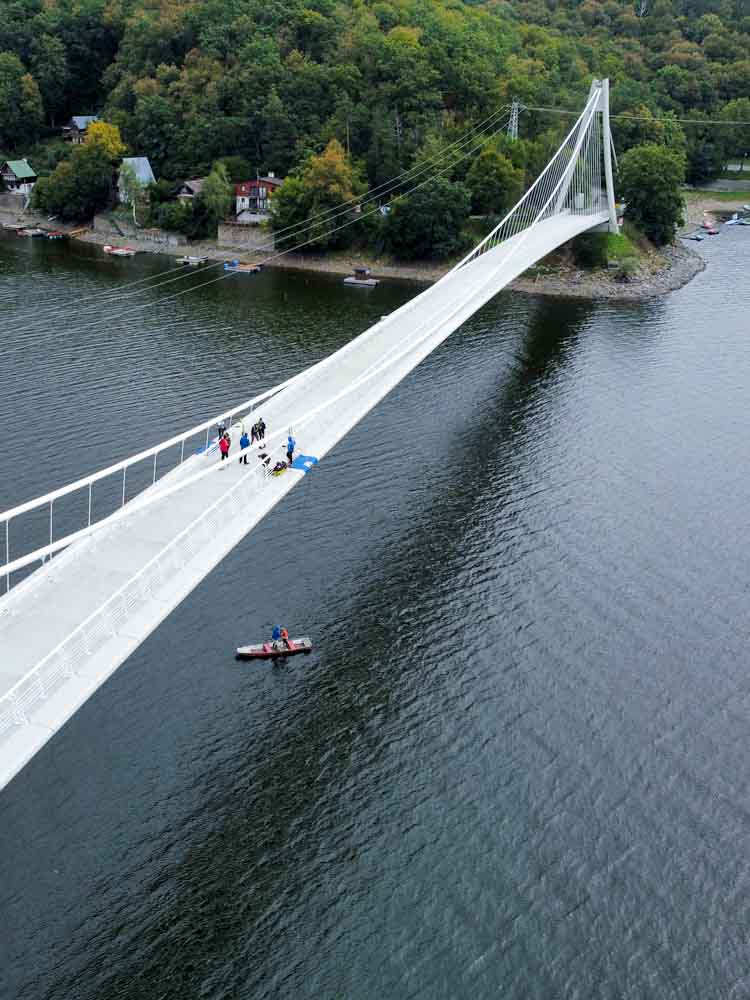 Vranov Dam bridge jumping