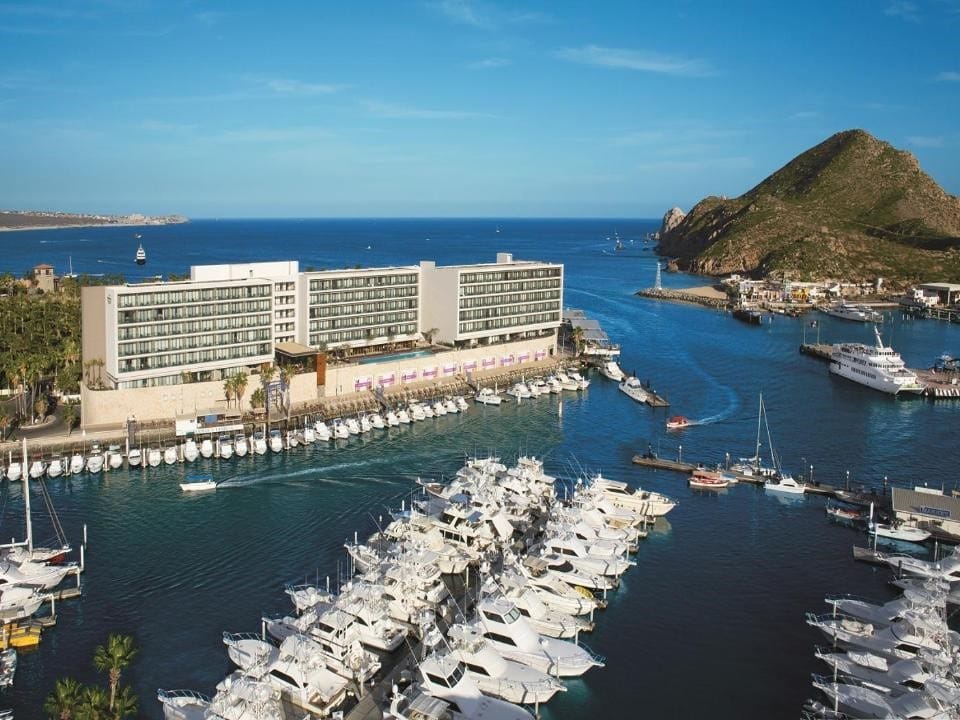 Breathless Cabo - all inclusive resort with swimmable beaches