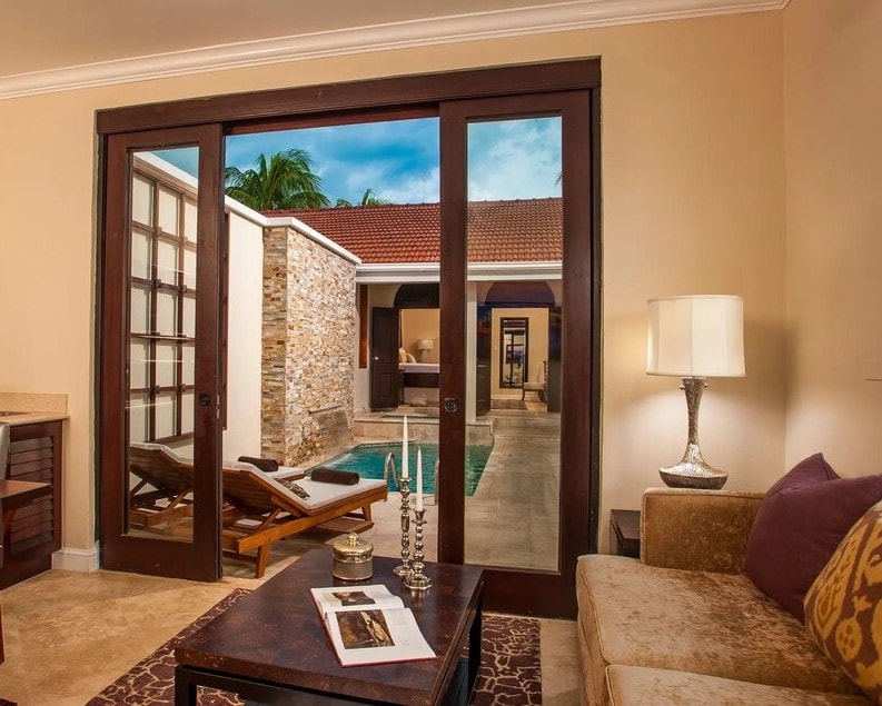 Sandals Ochi suite
