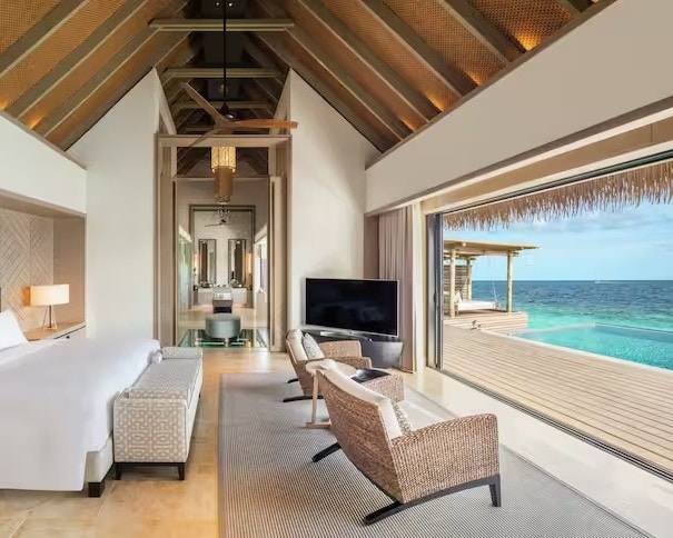 king-overwater-villa-bedroom-waldorf-maldives