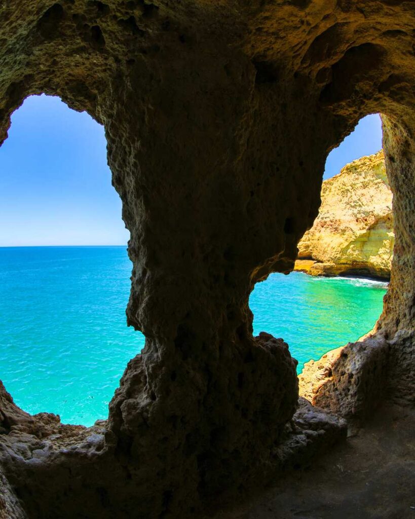A Boneca cave interior