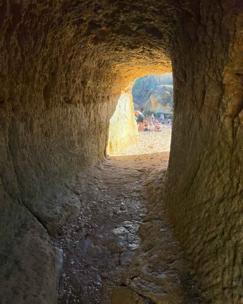 tunnel at Praia dos Estudantes