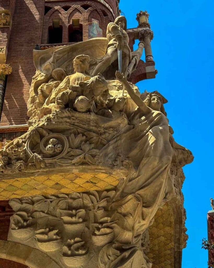 Palau de la Musica Catalana facade sculptures