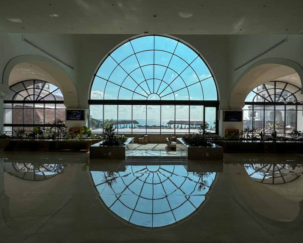 Cancun Marriott great room lobby