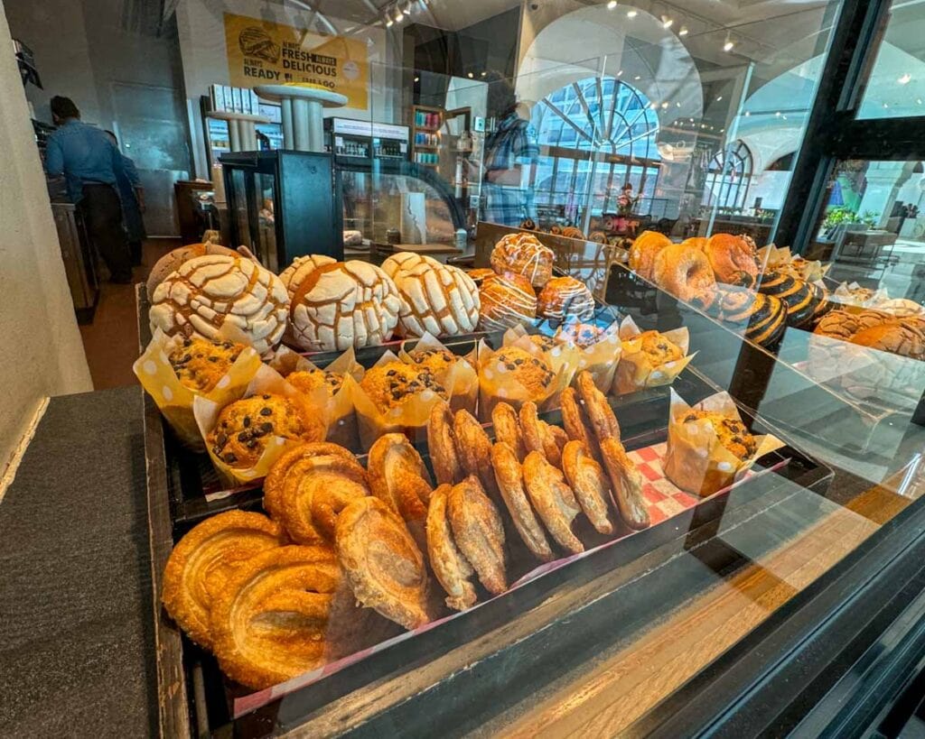 cafe and bakery breakfast pastries