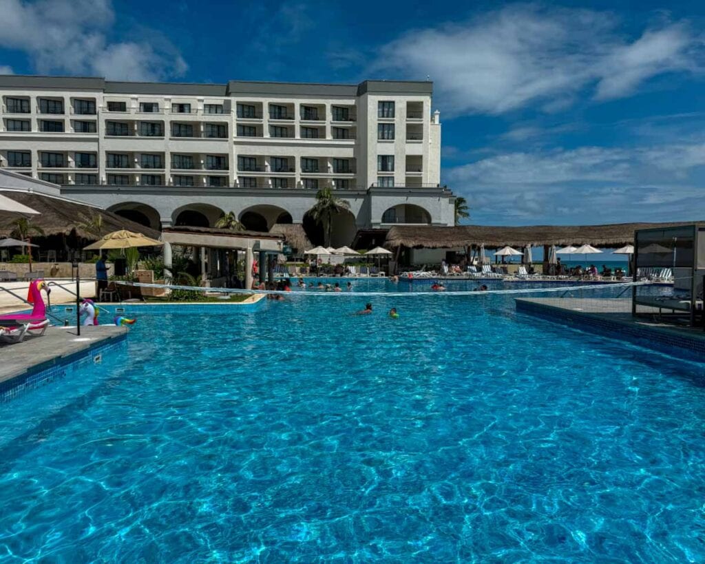 main activity pool at Marriott Cancun