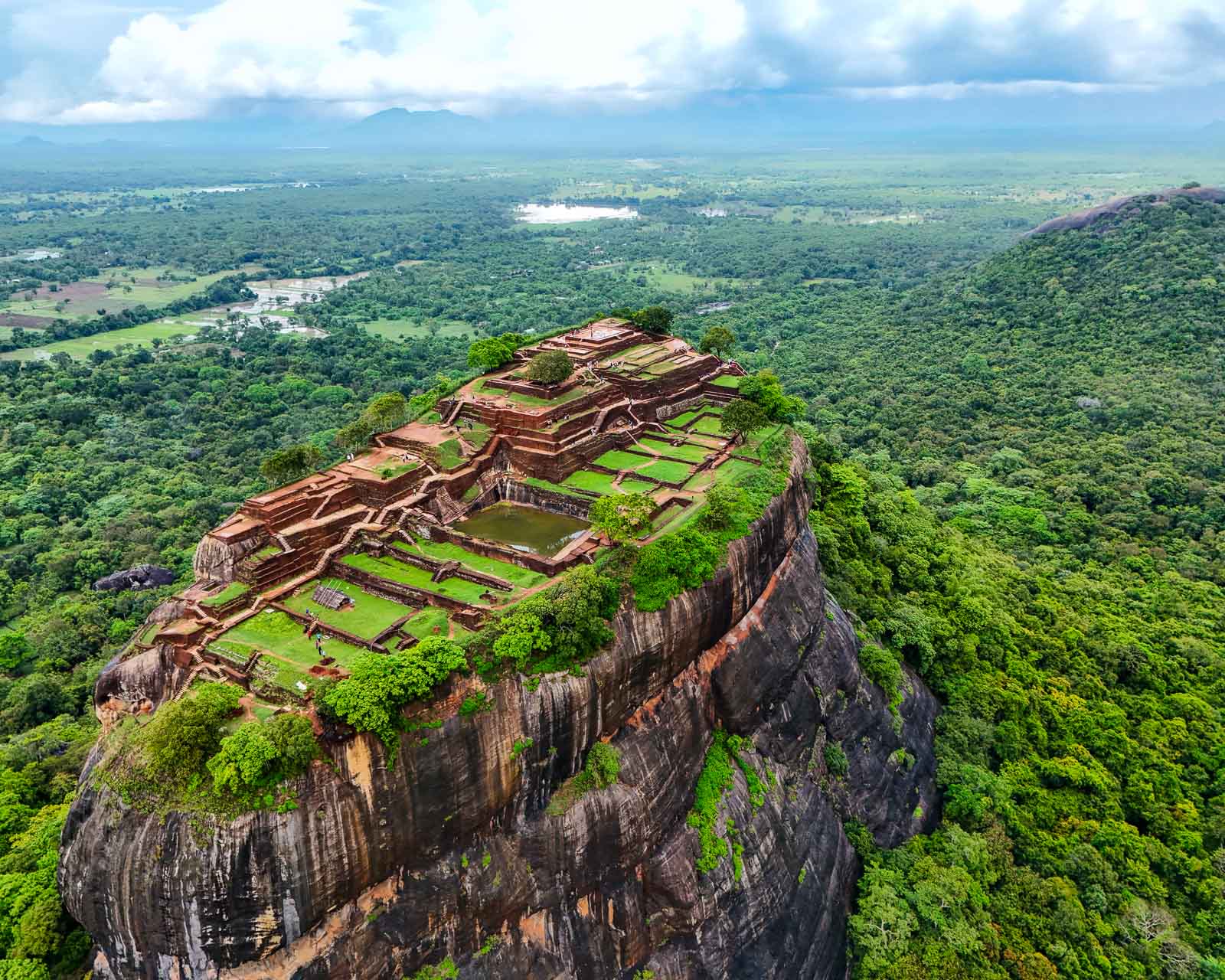 Climbing Sigiriya - How to Visit Sigiriya Lion Rock in Sri Lanka