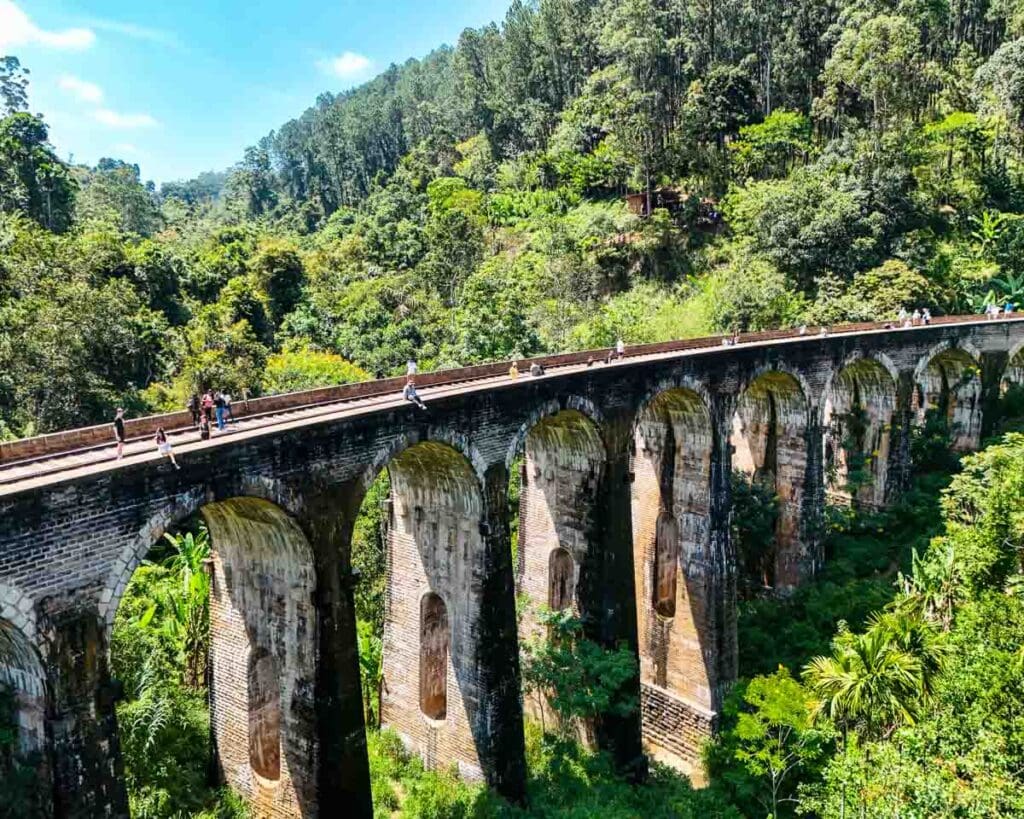 Nine Arches Bridge in Ella - must-see in Sri Lanka