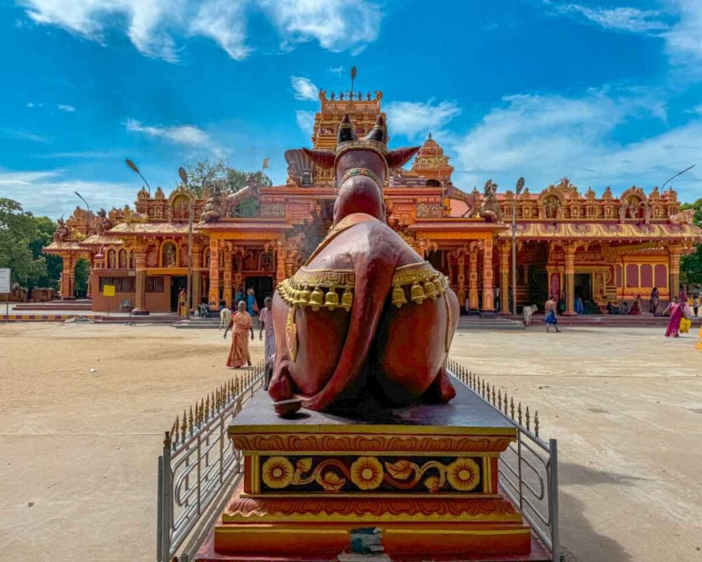 statue at Nagapooshani Amman Kovil
