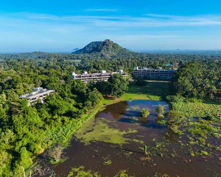 Jetwing Lake review - hotel in Dambulla Sri Lanka