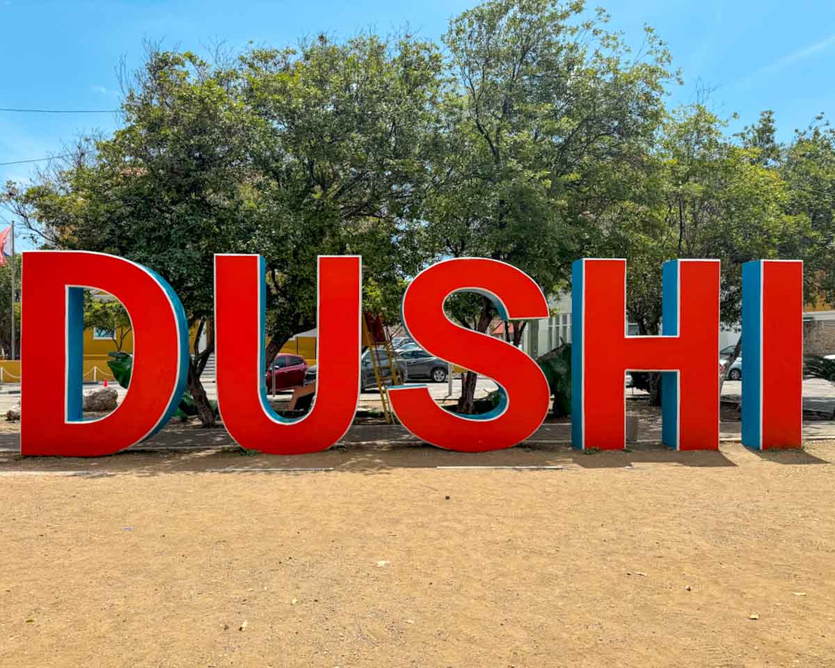 dushi sign in willemstad