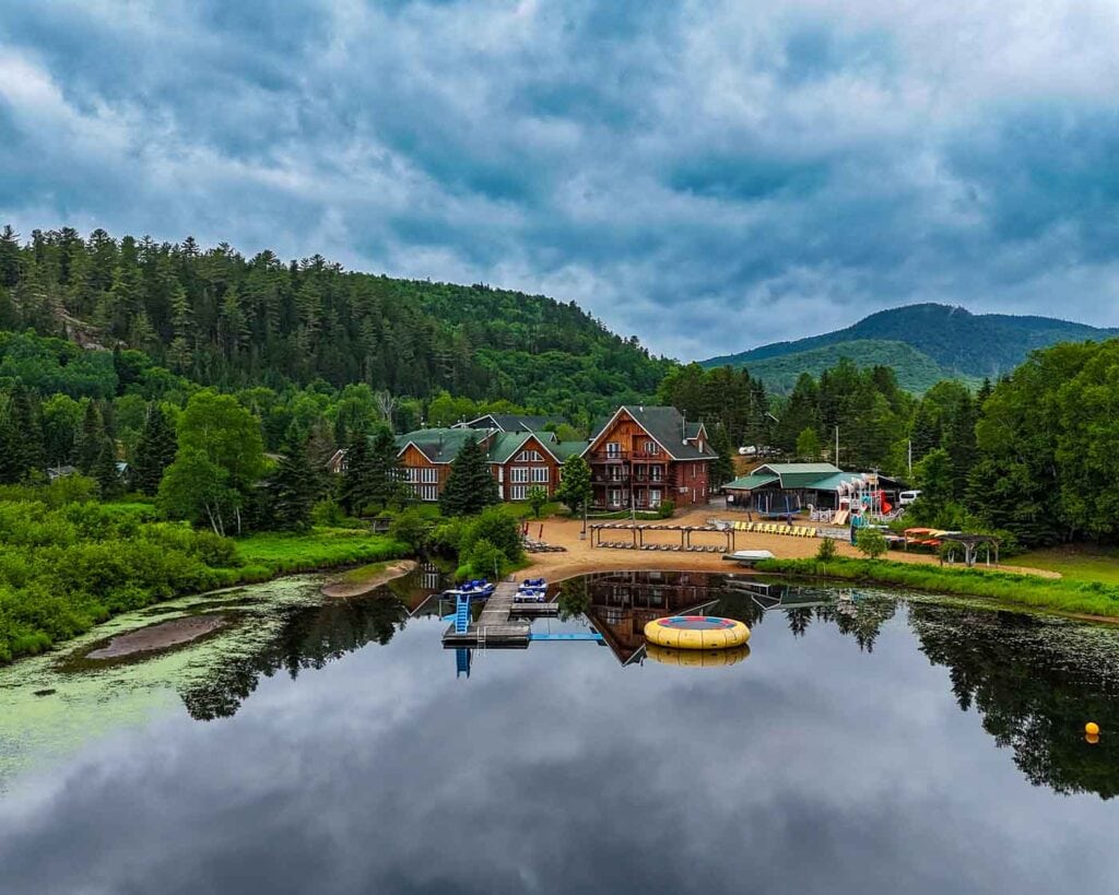 Auberge du Vieux Moulin lakefront resort