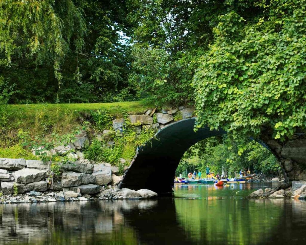 Parc de la Riviere des mille iles - Laval Quebec kayaking