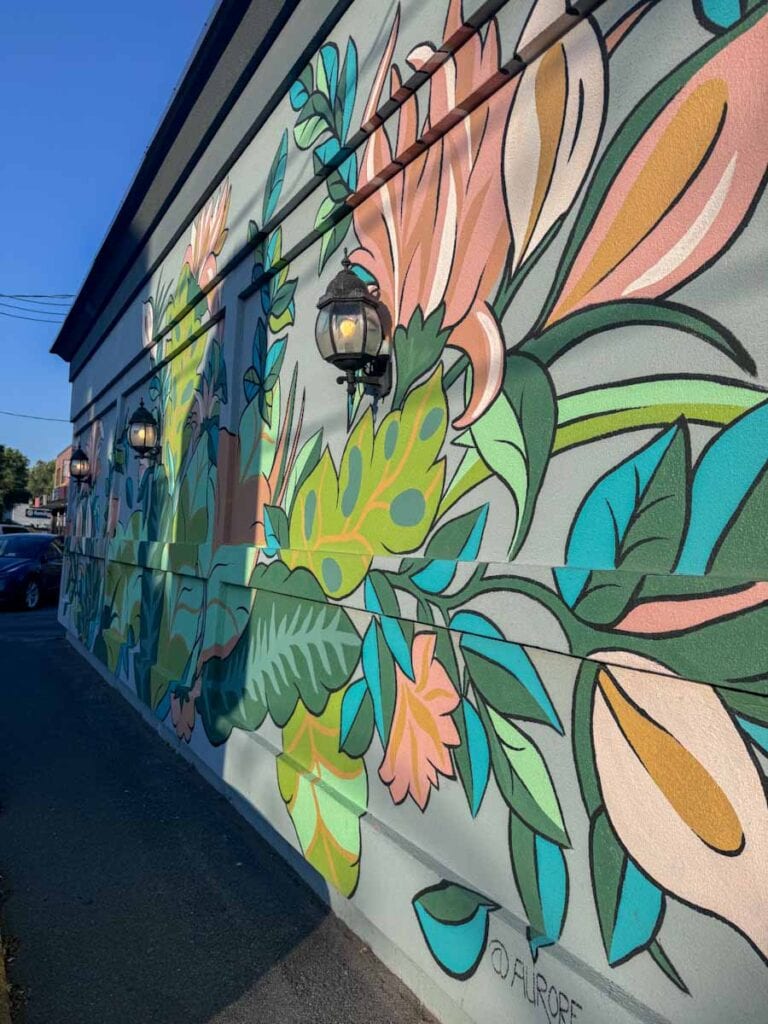 mural at Les Insulaires Microbrasseurs