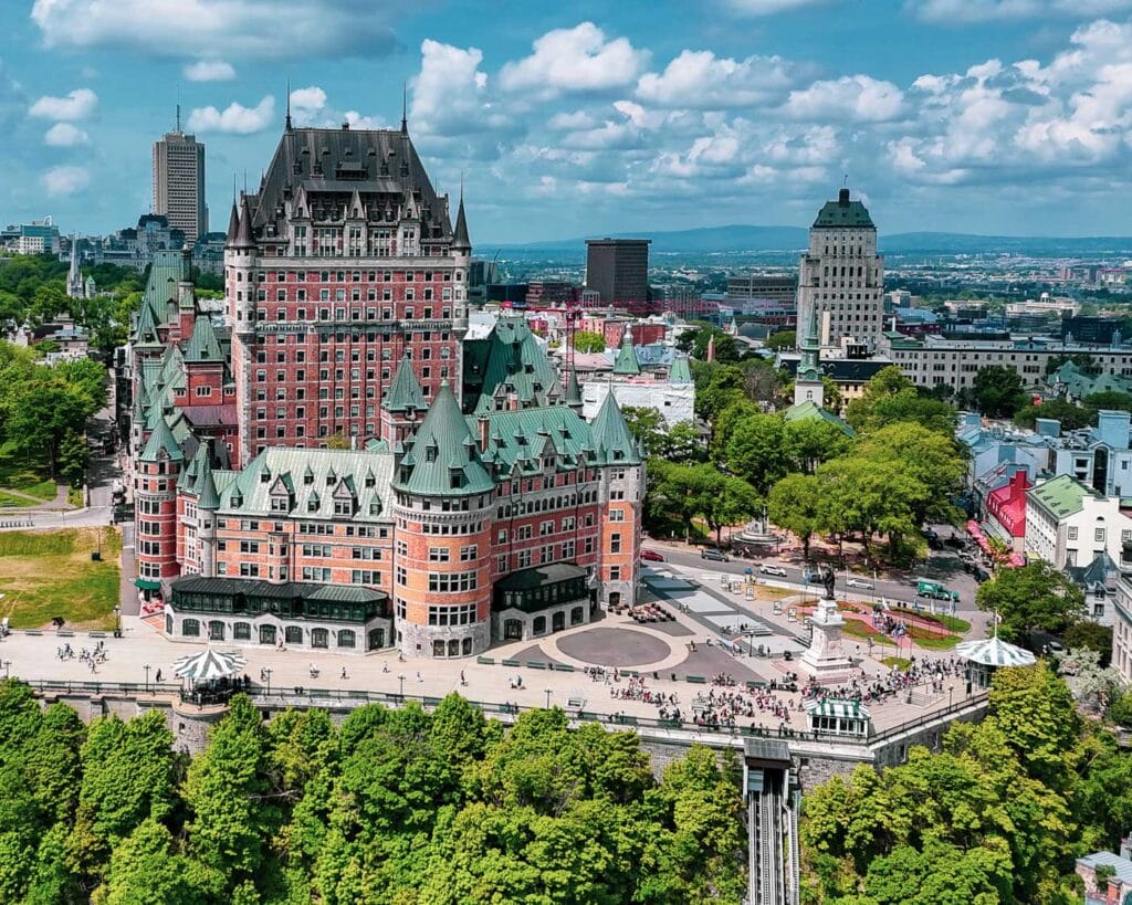 Fairmont-Le-Chateau-Frontenac-and-Dufferin-Terrace