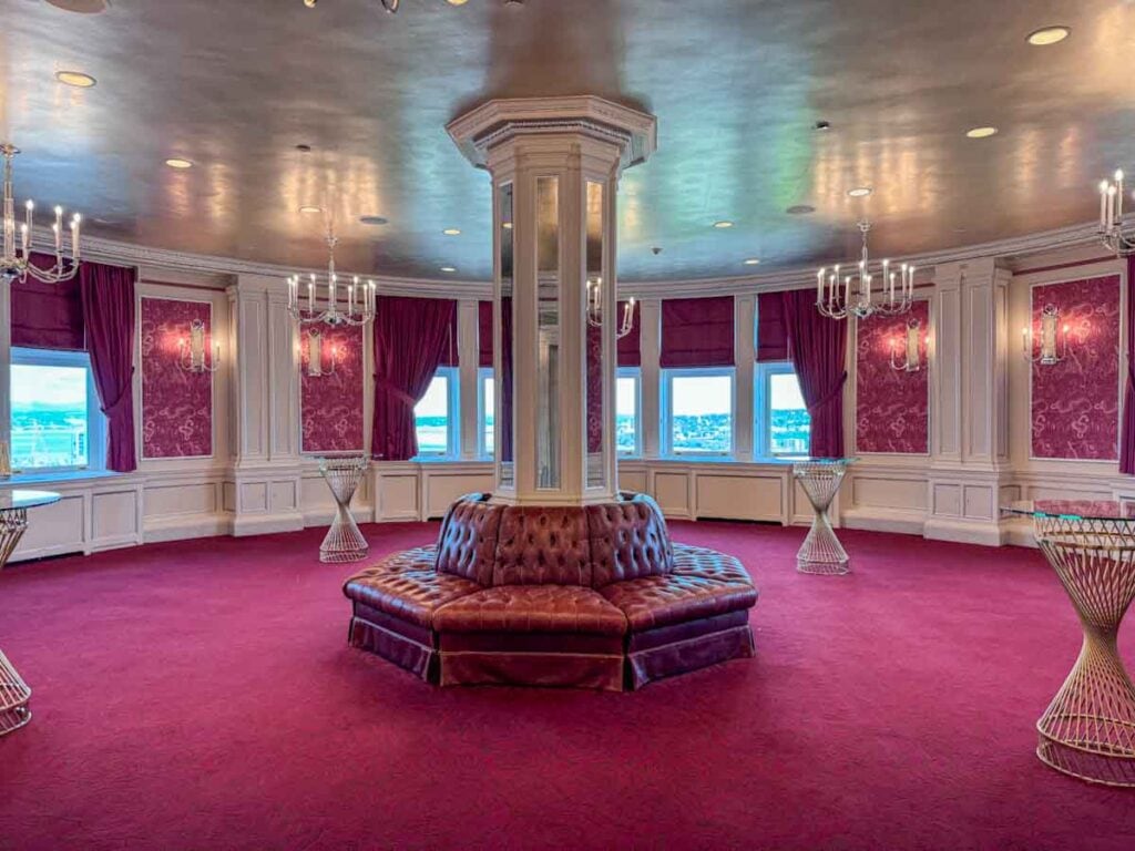 Fairmont Rose Salon - guided tour of Chalet Frontenac
