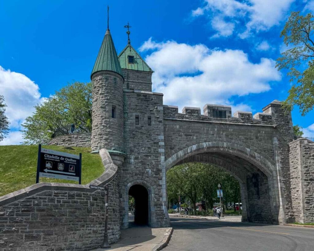 Porte Saint-Louis - Saint Louis Gate Quebec City