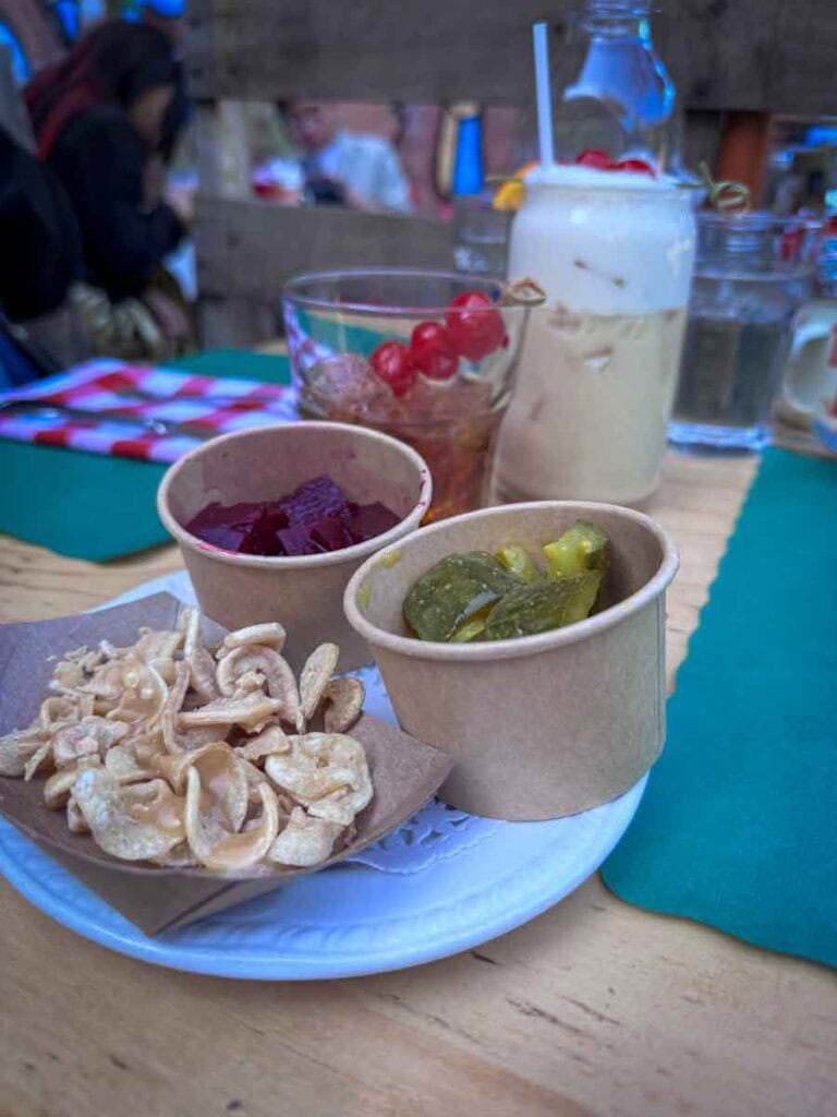 cocktails and appetizers - La Buche